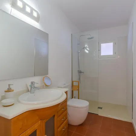 La Maison Dans La Calanque 1 Mn A Pied De La D'alcaufar Сasa de vacaciones *